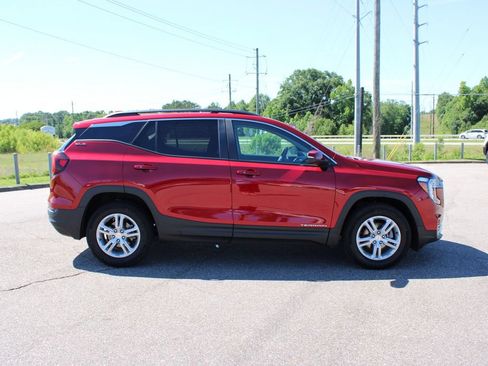 Used 2023 GMC Terrain SLE w/ Driver Convenience Package FWD image 16