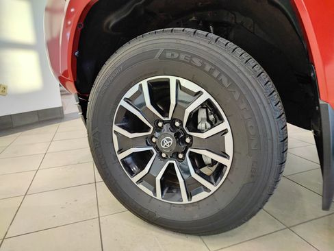 Used 2021 Toyota Tacoma TRD Sport image 9