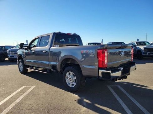 New 2026 Ford F250 XLT w/ FX4 Off-Road Package image 3