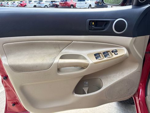 Used 2011 Toyota Tacoma PreRunner w/ SR5 Pkg #2 RWD image 16