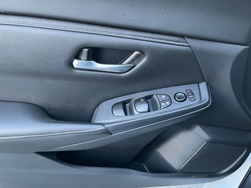 Used 2025 Nissan Sentra SV image 20