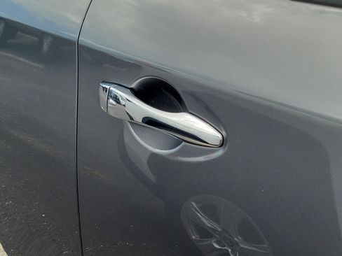 Used 2018 Nissan Pathfinder SV FWD image 6