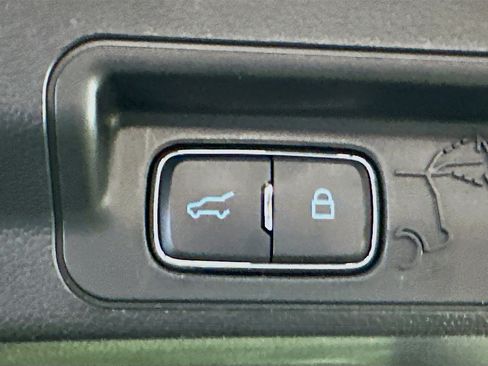 Used 2024 Ford Explorer Limited image 32