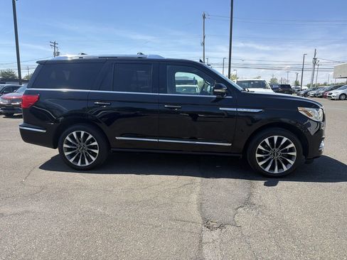 Used 2021 Lincoln Navigator Reserve w/ Luxury Package AWD/4WD image 6
