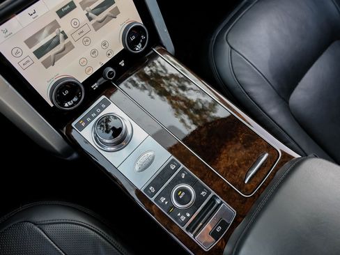 Used 2021 Land Rover Range Rover P525 Westminster Edition image 29