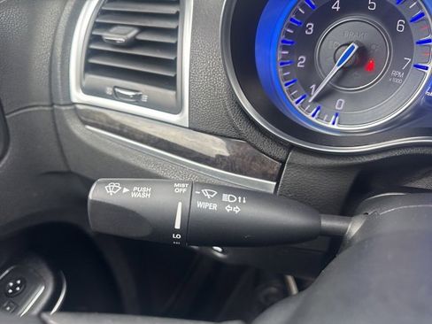 Used 2020 Chrysler 300 Limited image 26