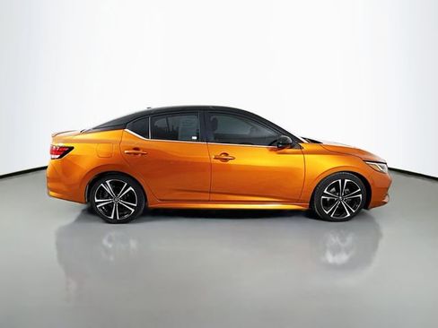 Used 2022 Nissan Sentra SR w/ SR Premium Package image 10