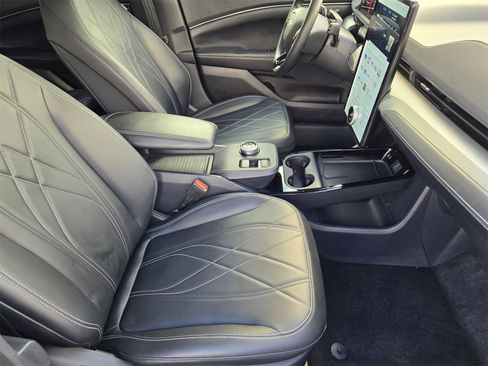 Used 2023 Ford Mustang Mach-E Select image 12