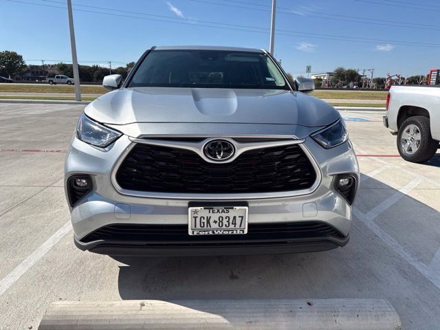 Used 2023 Toyota Highlander LE FWD image 8
