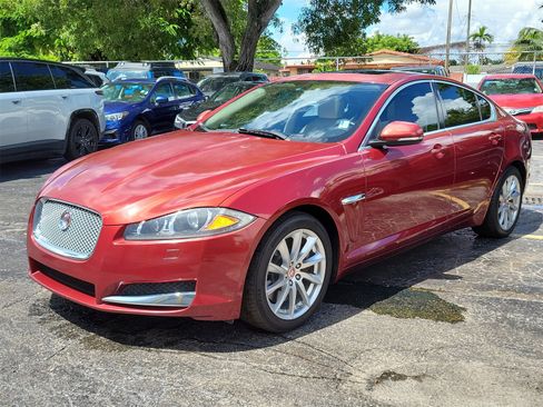 Used 2014 Jaguar XF image 30