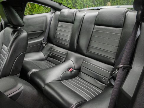Used 2006 Ford Mustang GT Premium RWD image 28