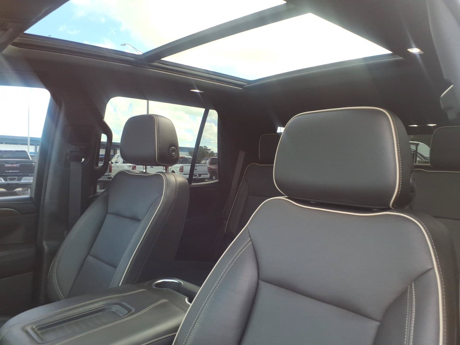 Used 2021 Chevrolet Tahoe Premier AWD/4WD image 23