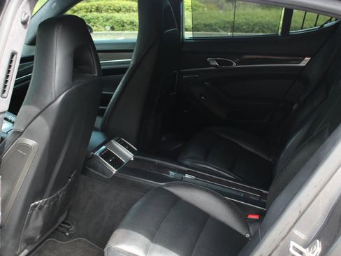 Used 2013 Porsche Panamera GTS image 33