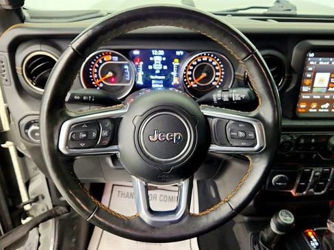Used 2022 Jeep Wrangler Unlimited Sahara AWD/4WD image 12