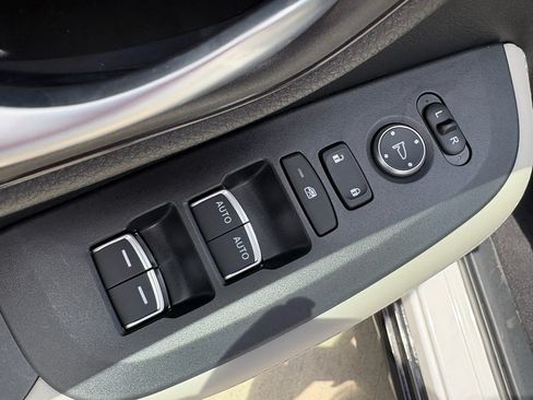 Certified 2026 Honda HR-V EX-L image 11