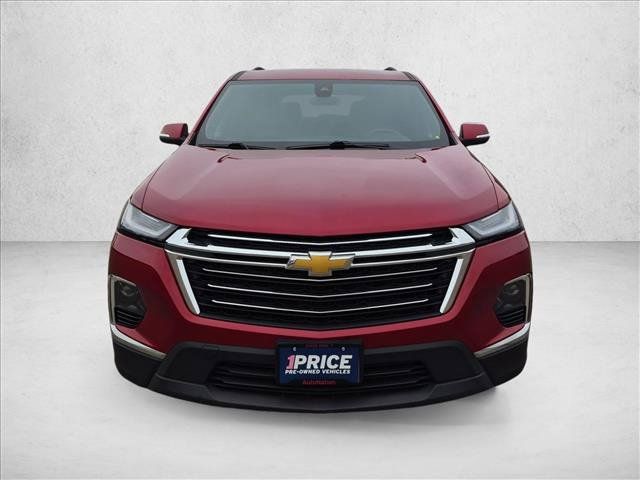 Used 2023 Chevrolet Traverse LT w/ LPO, Cargo Package AWD/4WD image 2