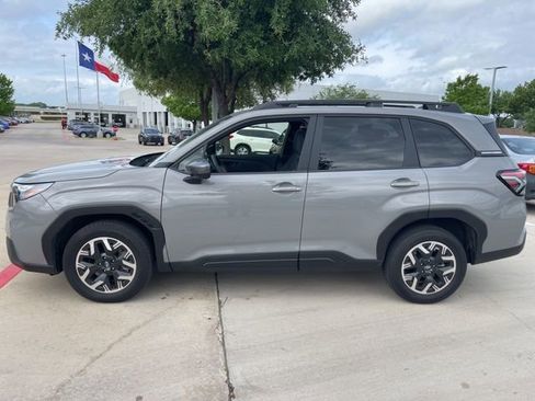 Used 2025 Subaru Forester Premium w/ Convenience Package #1 image 5