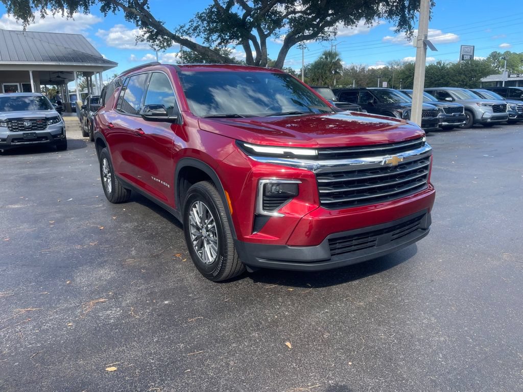 Used 2026 Chevrolet Traverse LT FWD image 8