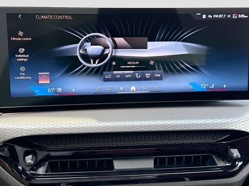 New 2026 BMW 330i Sedan w/ Premium Package RWD image 35