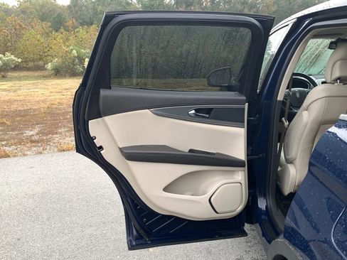 Used 2018 Lincoln MKX Reserve w/ Driver Assistance Package image 21