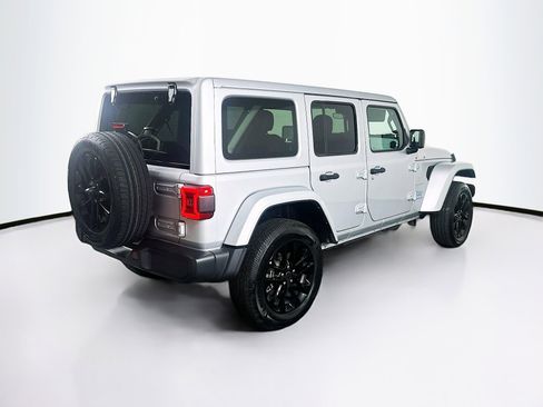 Used 2024 Jeep Wrangler Unlimited Sahara AWD/4WD image 9