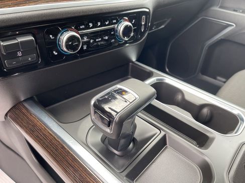 Used 2025 GMC Sierra 1500 Elevation image 17