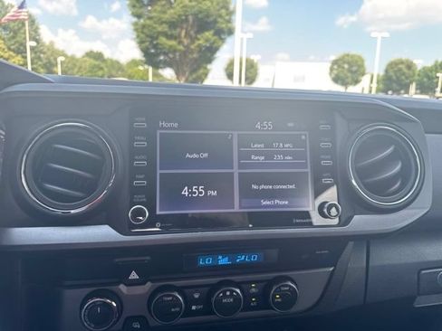 Used 2021 Toyota Tacoma TRD Off-Road AWD/4WD image 13