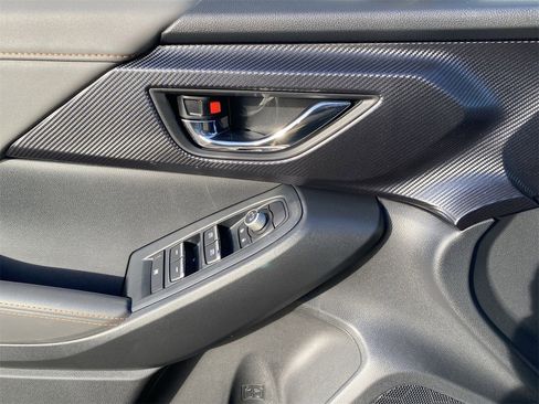 New 2026 Subaru Crosstrek 2.5i Limited w/ Crosstrek Mirror Package image 17