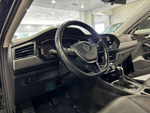 Used 2019 Volkswagen Jetta R-Line FWD image 9