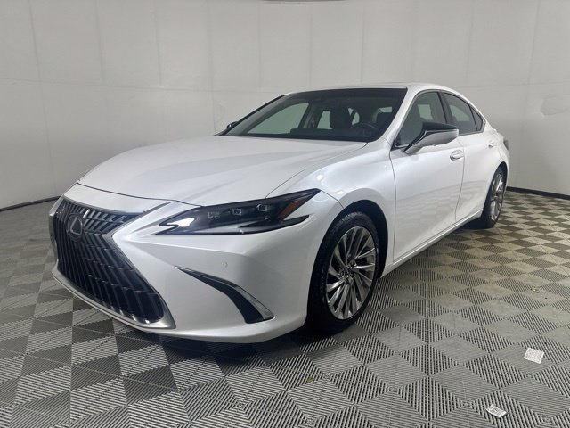 Used 2023 Lexus ES 300h Ultra Luxury FWD image 4