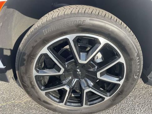 Used 2024 Chevrolet Tahoe RST w/ Luxury Package image 8