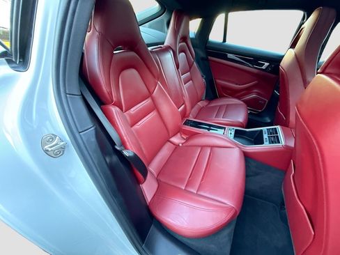 Used 2019 Porsche Panamera 4 image 29