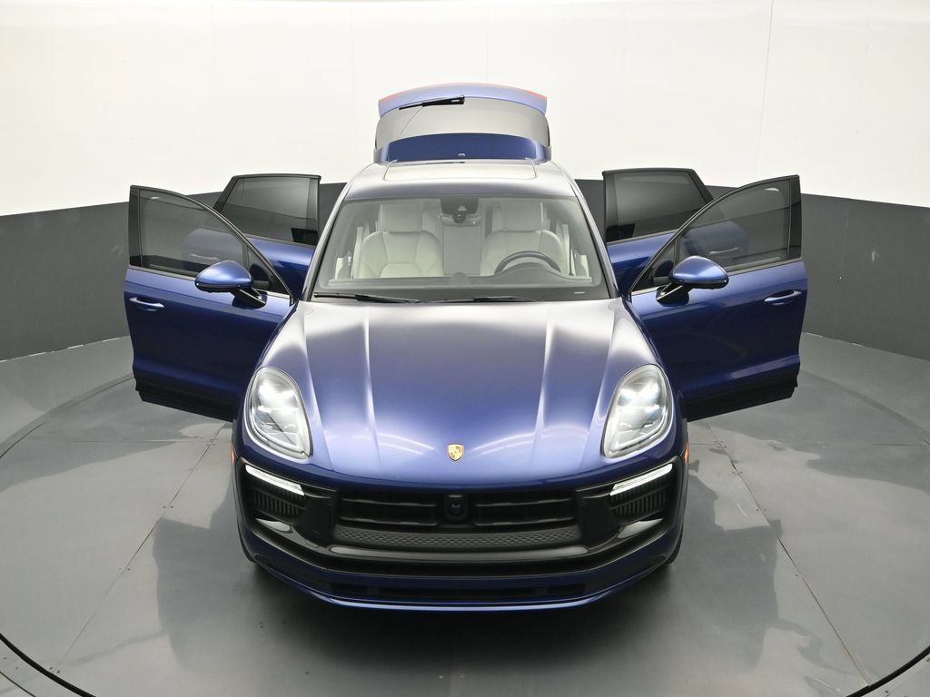 Certified 2023 Porsche Macan S AWD/4WD image 29