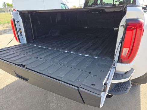 Used 2023 GMC Sierra 3500 Denali w/ Technology Package image 23