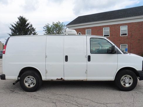 Used 2015 Chevrolet Express 2500 RWD image 7