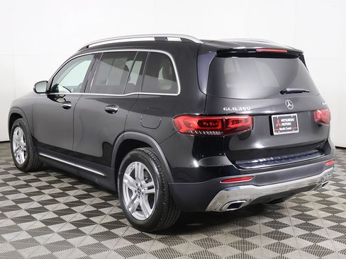 Used 2021 Mercedes-Benz GLB 250 4MATIC w/ Premium Package image 14