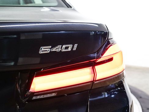 Used 2023 BMW 540i w/ Premium Package RWD image 7