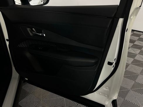 Used 2024 Nissan Ariya FWD image 33