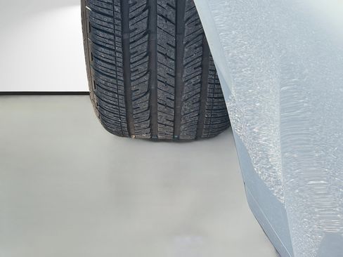 Used 2025 BMW 230i Coupe w/ Convenience Package image 42