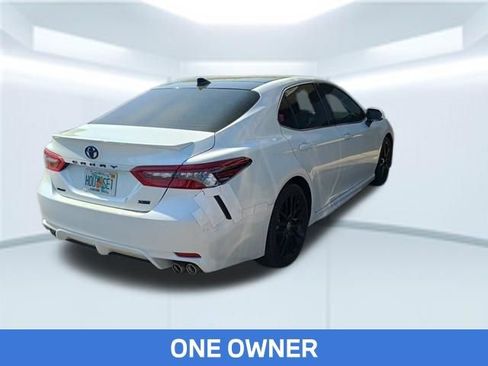 Used 2023 Toyota Camry XSE image 3