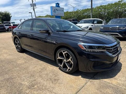 Used 2020 Volkswagen Passat 2.0T R-Line FWD image 3