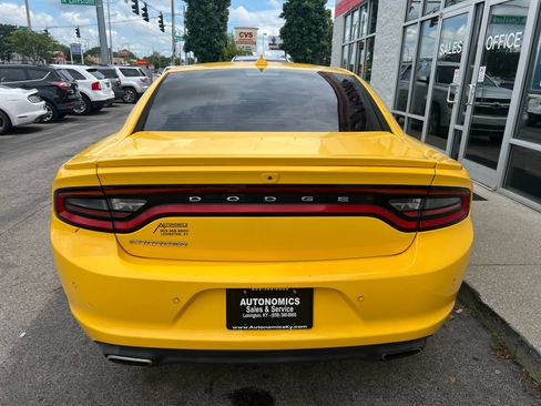 Used 2017 Dodge Charger R/T w/ Plus Group image 7