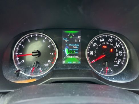 Used 2021 Toyota RAV4 LE FWD image 22