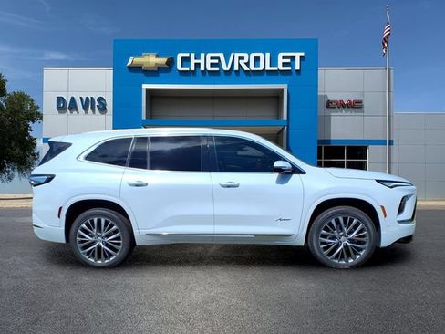 Used 2026 Buick Enclave Avenir w/ Super Cruise Package AWD/4WD image 8
