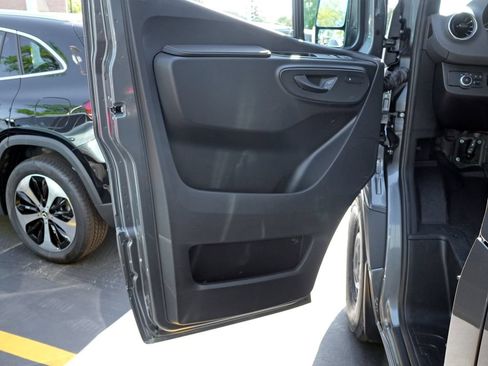 New 2026 Mercedes-Benz Sprinter 2500 image 9
