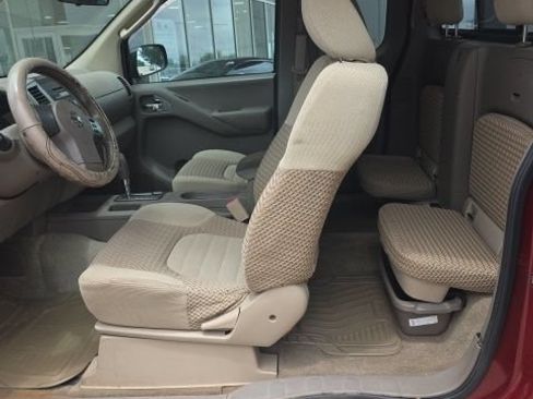 Used 2011 Nissan Frontier SV RWD image 4