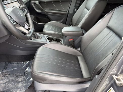 Used 2022 Volkswagen Tiguan SE FWD image 5