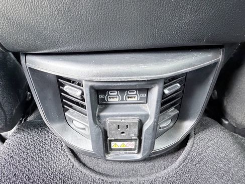 Used 2024 RAM 2500 Laramie w/ Safety Group AWD/4WD image 31