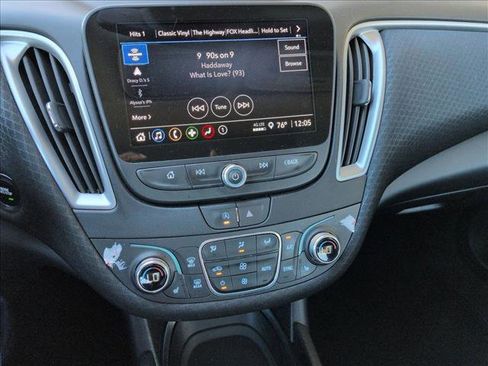 Used 2025 Chevrolet Malibu LT image 12