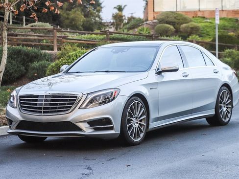 Used 2017 Mercedes-Benz S 550 Sedan image 3